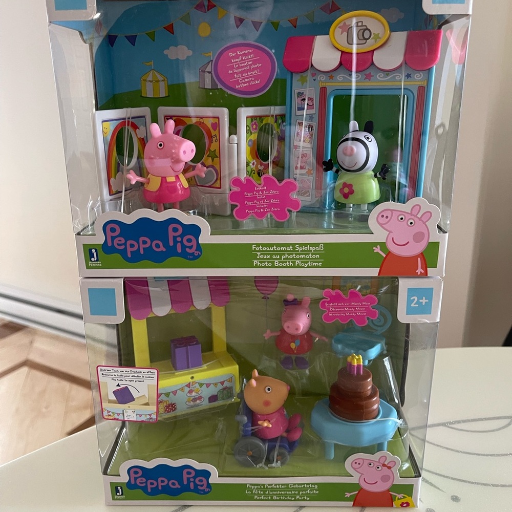 BRAND NEW IN BOX 2x Peppa Pig Play Sets
